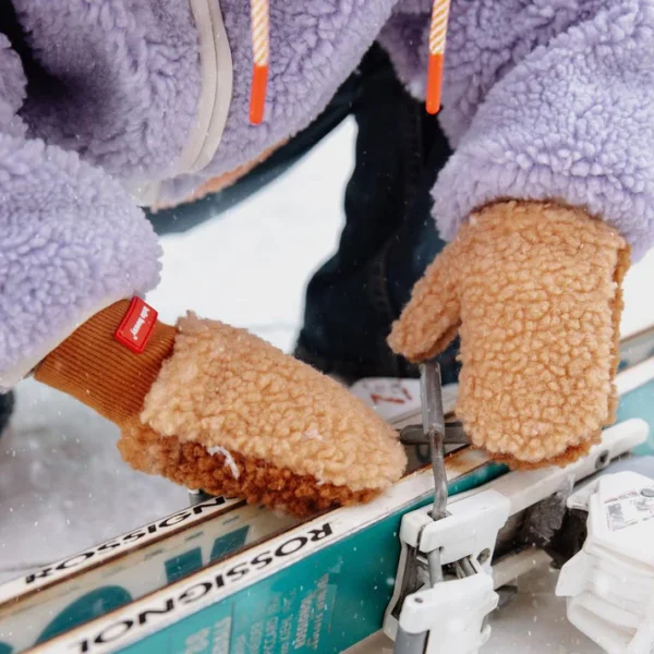 Hello Hossy pruunid pehmed laste kindad fliisivoodriga