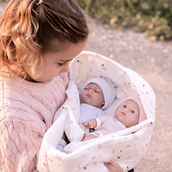 Arias kaksikud beebinukud