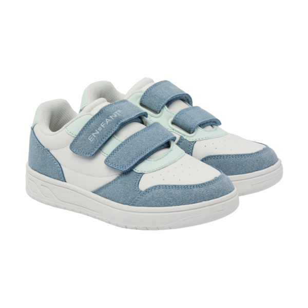 poiste valge-sinisega tossud