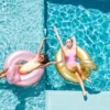 täispuhutav rõngas kuldne flamingo