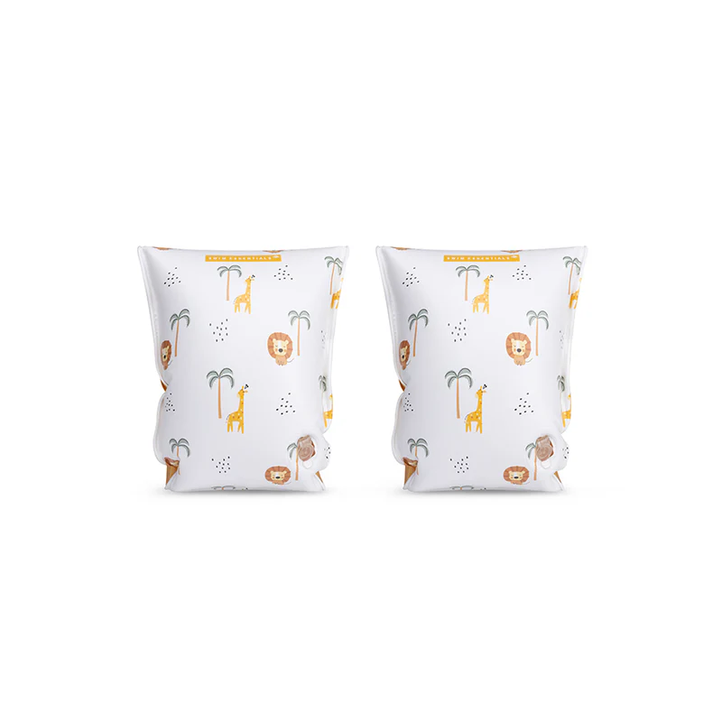 laste kätised lõvidega