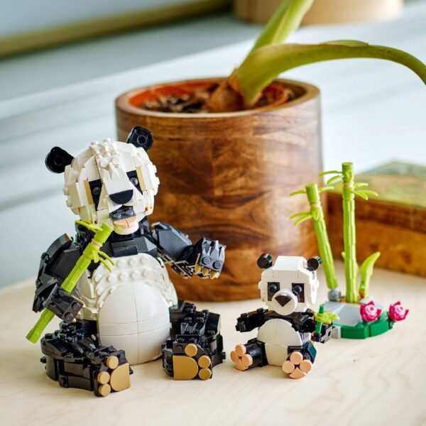 LEGO Creator panda