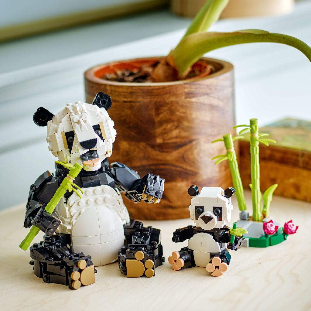 LEGO Creator panda